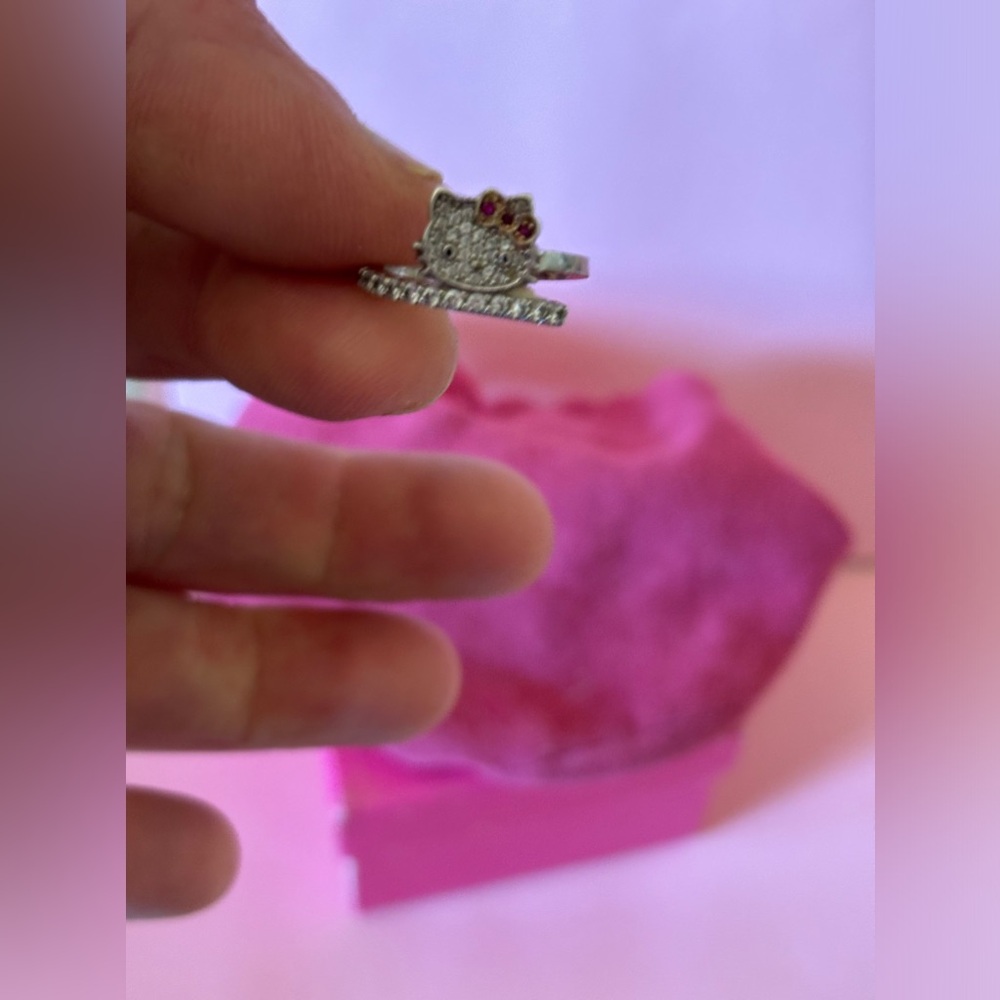 🌸SANRIO HELLO KITTY RING BY DIAMONIQUE🌸